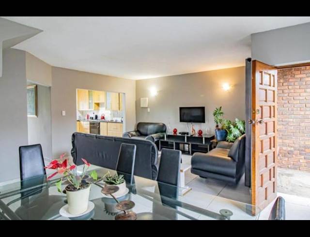 3 BEDROOM TOWNHOUSE FOR SALE IN BRACKENHURST